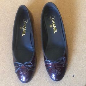 CHANEL Patent Leather Cap-Toe Flats,Tortoise, 38.5